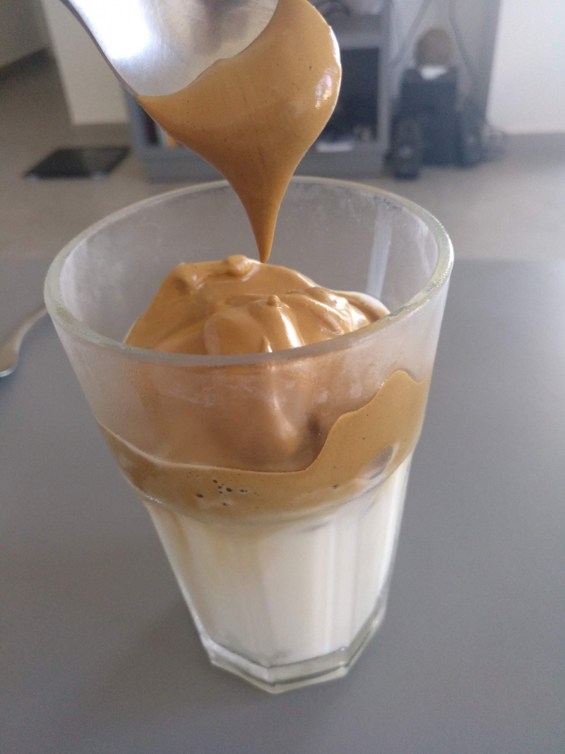 Dalgona Coffee